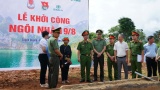 Tuổi trẻ Công an nhân dân thắp lửa tri ân, trao yêu thương đến vùng biên 