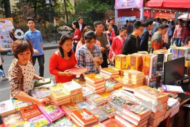 Doanh thu Phố sách Hà Nội Xuân Đinh Dậu đạt trên 7 tỷ đồng