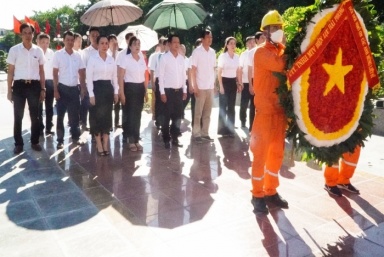 Công ty TNHH MTV Điện lực Hải Phòng với các hoạt động “Đền ơn đáp nghĩa”