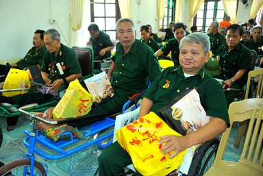 Mức quà tặng cho người có công dịp Tết Quý Mão cao nhất là 600.000 đồng
