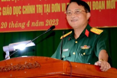 Tiếp tục đổi mới nâng cao chất lượng giáo dục chính trị