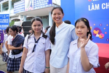 Kình ngư Ánh Viên đối thoại tại Diễn đàn “Trẻ em gái làm chủ tương lai”