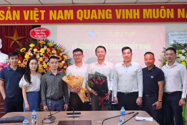Nhà báo Phạm Văn Anh làm Phó Tổng biên tập Tạp chí Điện tử và Ứng dụng