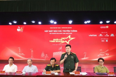 “Dưới cờ vinh quang” – Bản hùng ca nghệ thuật về người lính và khát vọng Việt Nam