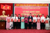 Trao Quyết định cho 42 thí sinh trúng tuyển vào Bộ Lao động-Thương binh và Xã hội