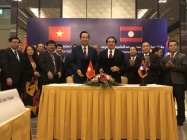 Vietnam, Laos discuss boosting labour, social welfare cooperation