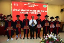 Trường Đại học Kinh doanh và Công nghệ Hà Nội trao Bằng tốt nghiệp cho sinh viên Khoa Kiến trúc khóa 19