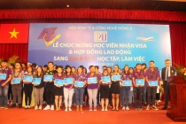 Trao visa và hợp đồng lao động cho học viên sang CHLB Đức học tập và làm việc