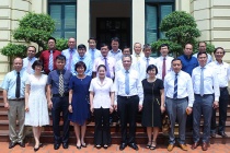 Deputy Minister Nguyen Thi Ha receives the newly appointed Vietnamese Ambassadors