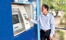 BHXH Việt Nam đẩy mạnh chi trả lương hưu, trợ cấp BHXH và BHTN qua thẻ ATM