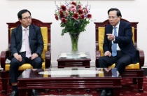 Minister Dao Ngoc Dung received the General Director of Samsung Vietnam