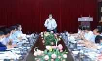 Minister Dao Ngoc Dung works with the Department of Employment