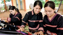 Report on figures on ethnic minority women and men in Vietnam launched