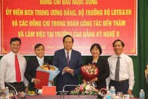 Bộ trưởng Đào Ngọc Dung làm việc với Trường Cao đẳng Kỹ nghệ II về mô hình Trung tâm Quốc gia đào tạo và thực hành chất lượng cao miền Nam    