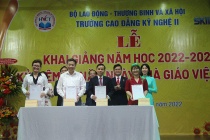 Trường Cao đẳng Kỹ nghệ II thưởng Tết cùng mức 20 triệu đồng từ hiệu trưởng đến nhân viên