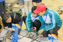 Lần đầu tiên 20 đội tuyển của Việt Nam tham gia tranh tài tại Giải vô địch VEX Robotics World Championship 2023 ở Hoa Kỳ