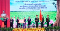 Huyện Ứng Hòa công bố đạt chuẩn nông thôn mới và đón Huân chương Lao động hạng Nhì