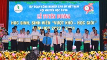 VRG tuyên dương 580 học sinh, sinh viên con cán bộ, công nhân lao động ngành cao su vượt khó, học giỏi