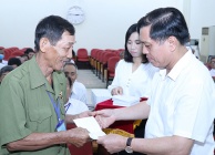 Tăng cường chăm lo đời sống người có công nhân kỷ niệm 50 năm ngày Giải phóng miền Nam, thống nhất đất nước 