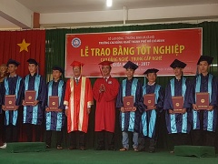 Trường Cao đẳng nghề TPHCM: Khai giảng năm học mới và phát bằng tốt nghiệp cho 526 sinh viên