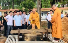 Nghệ An: Đúc quả chuông nặng 720 kg tại Nghĩa trang liệt sĩ huyện Nam Đàn