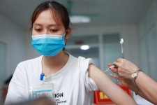 Người lao động mong muốn được tiêm vaccine để sớm trở lại lao động, sản xuất