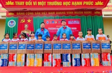 Mang yêu thương đến với người dân miền biên viễn tỉnh Hà Tĩnh