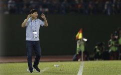 Thế khó của HLV Kim Sang-sik 