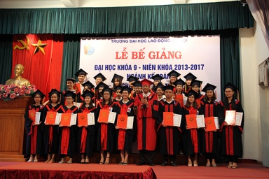 Đại học Lao động – Xã hội trao bằng tốt nghiệp cho 1.800 tân cử nhân