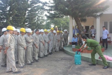 Công ty Cổ phần Thủy điện Thác Bà tăng cường huấn luyện nghiệp vụ an toàn lao động, phòng cháy chữa cháy