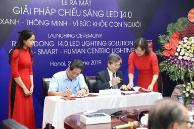 Công ty Cổ phần Bóng đèn phích nước Rạng Đông ra mắt giải pháp LED/I-4.0