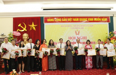 Biểu dương điển hình tiên tiến Văn phòng Bộ Lao động – TBXH giai đoạn 2015 -2020