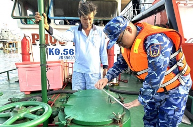 Kiểm tra, bắt giữ các tàu chở 140 ngàn lít dầu DO không rõ nguồn gốc