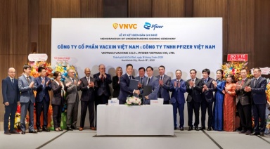 Pfizer và VNVC ký thỏa thuận chia sẻ kinh nghiệm sản xuất vaccine chất lượng cao