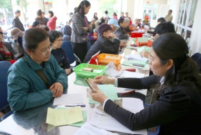 'Hưởng lương hưu có lợi hơn rút bảo hiểm một lần'