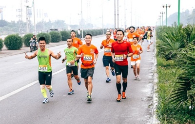 Hơn 1500 vận động viên tham gia giải chạy Long Biên Marathon 2017