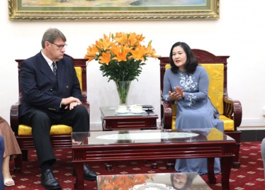 Deputy Minister Nguyen Thi Ha received the CEO of Care for Children