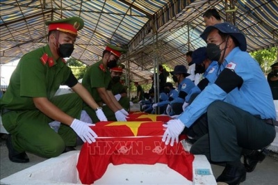 Soldiers’ remains laid to rest in Kien Giang province