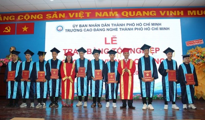 Trường Cao đẳng nghề TP.HCM khai giảng năm học mới 2023-2024 và trao bằng tốt nghiệp cho 552 tân cử nhân